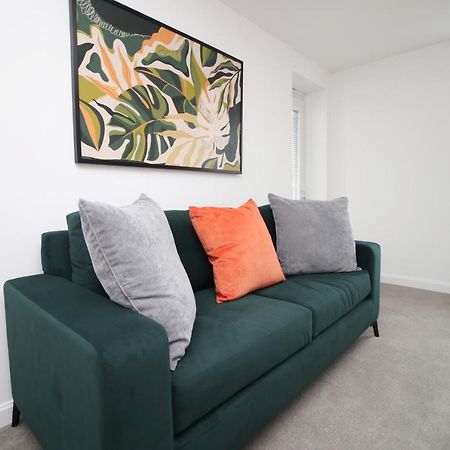 No 43 Stadium Views By Ssw - 2Br, Parking, Sleeps 4, 3Min Walk To Stadium, 10Min Drive To City Centre, Marina And Close To M4 Morriston 外观 照片