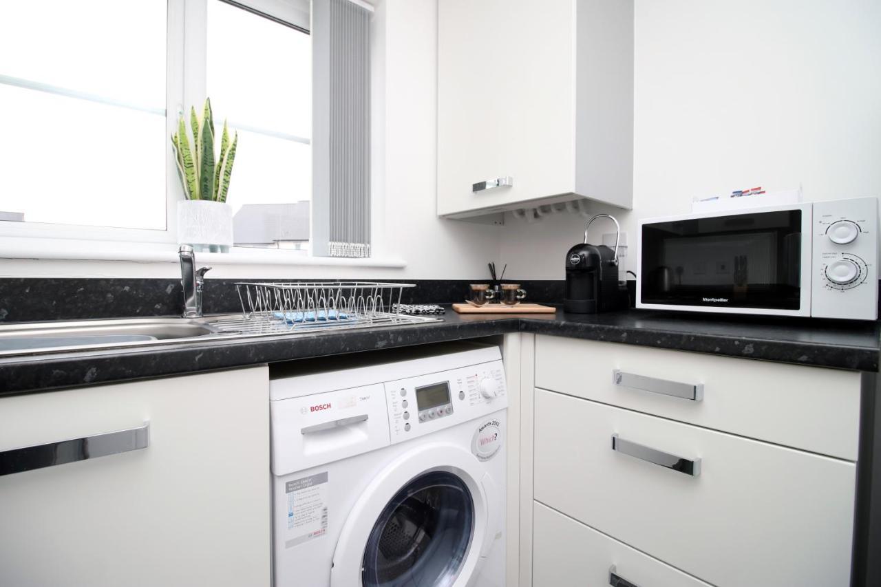 No 43 Stadium Views By Ssw - 2Br, Parking, Sleeps 4, 3Min Walk To Stadium, 10Min Drive To City Centre, Marina And Close To M4 Morriston 外观 照片