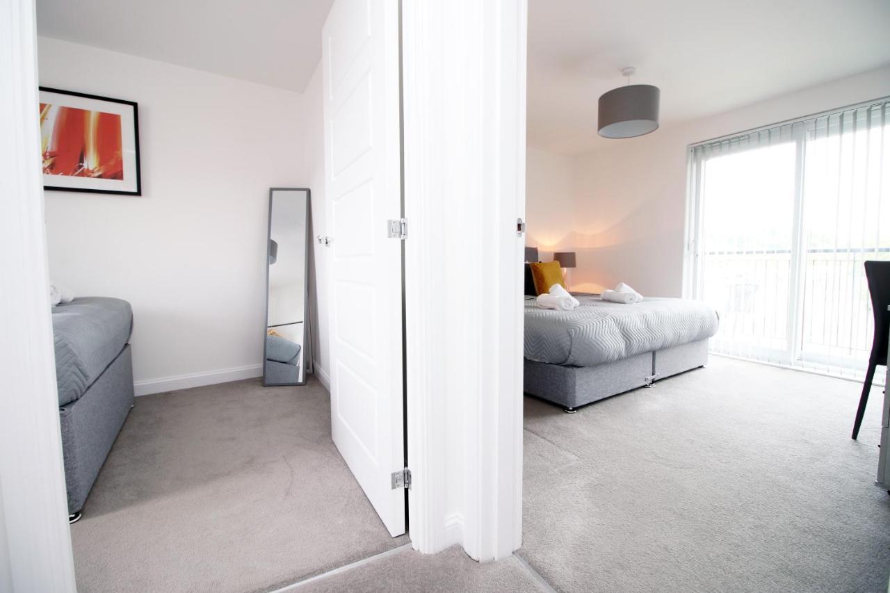 No 43 Stadium Views By Ssw - 2Br, Parking, Sleeps 4, 3Min Walk To Stadium, 10Min Drive To City Centre, Marina And Close To M4 Morriston 外观 照片