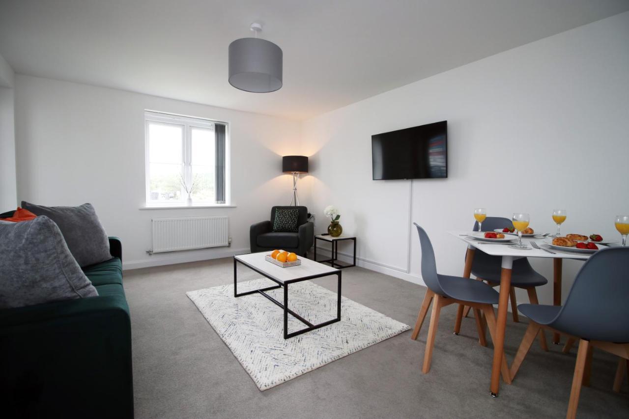 No 43 Stadium Views By Ssw - 2Br, Parking, Sleeps 4, 3Min Walk To Stadium, 10Min Drive To City Centre, Marina And Close To M4 Morriston 外观 照片
