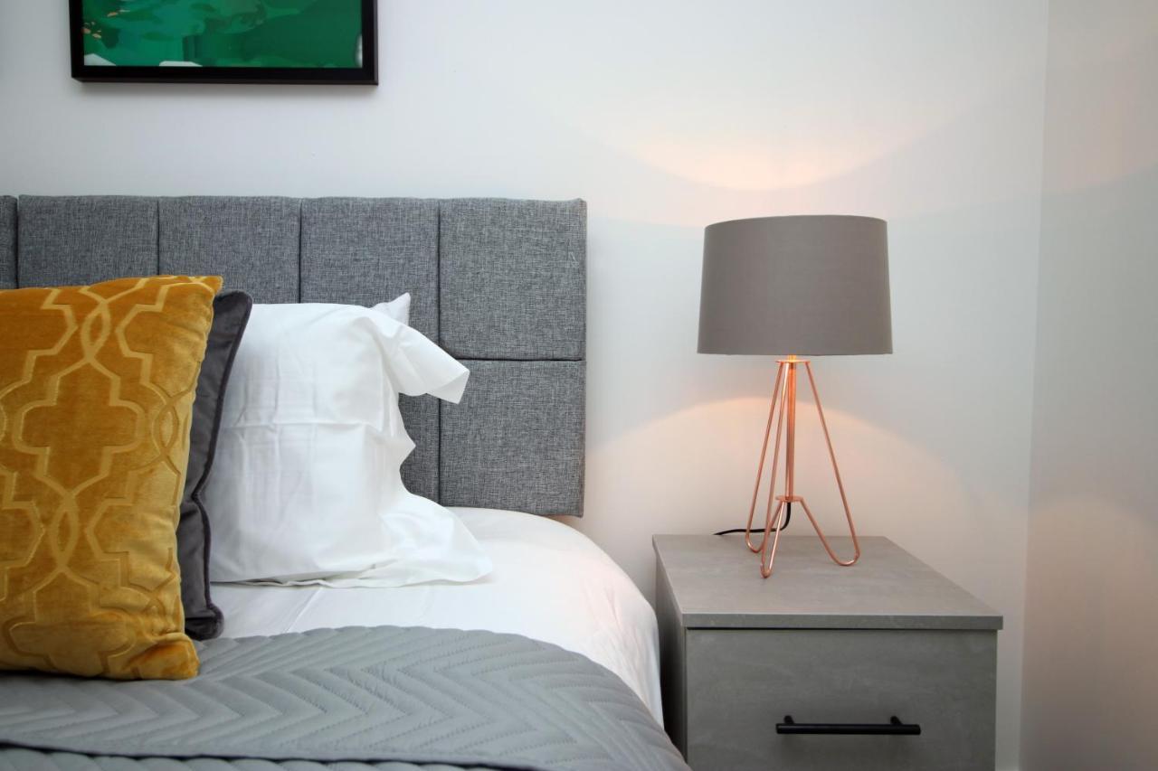 No 43 Stadium Views By Ssw - 2Br, Parking, Sleeps 4, 3Min Walk To Stadium, 10Min Drive To City Centre, Marina And Close To M4 Morriston 外观 照片
