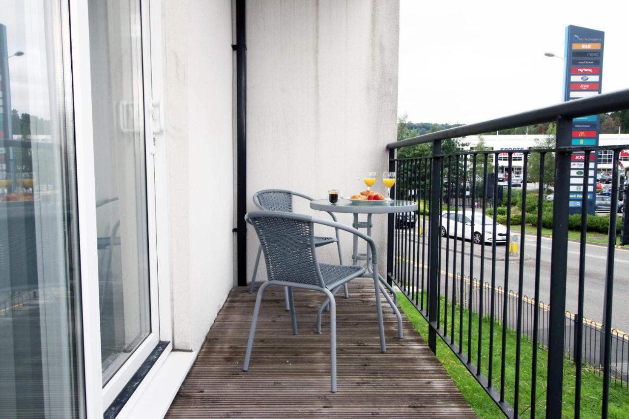 No 43 Stadium Views By Ssw - 2Br, Parking, Sleeps 4, 3Min Walk To Stadium, 10Min Drive To City Centre, Marina And Close To M4 Morriston 外观 照片
